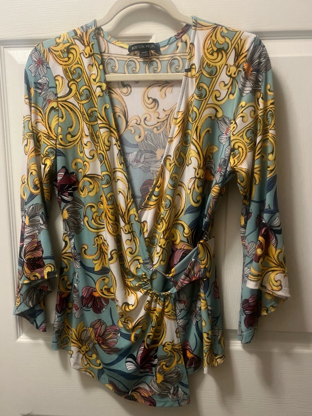 Boston Proper Floral Scroll Surplus Wrap Top in Aqua and Gold. Size‎ Med